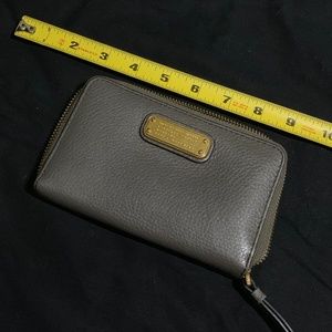 Wingman zip around wallet